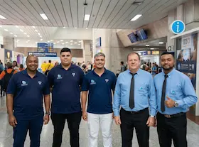 Equipe Serra & Mar e Van Mercedes